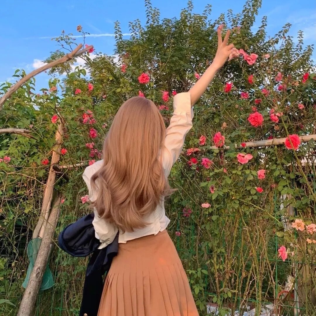 被师傅赶下山的我意外成为大明星